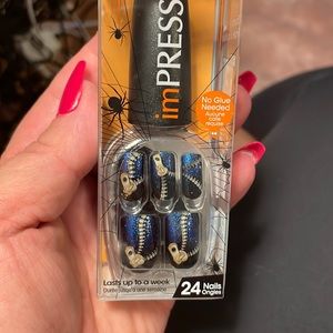 LIMITED EDITION KISS HALLOWEEN NAILS